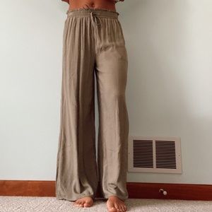 American Eagle Outfitters Flowy Pants Olive XS